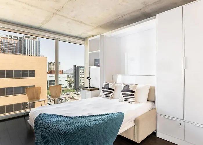 Apartment Boulevard Highrise Stu Sky Pool Gym 40