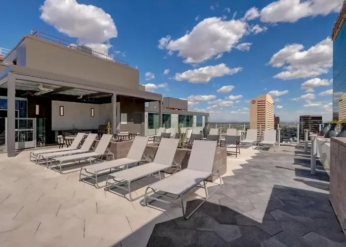 Apartment Boulevard Highrise Stu Sky Pool Gym 40