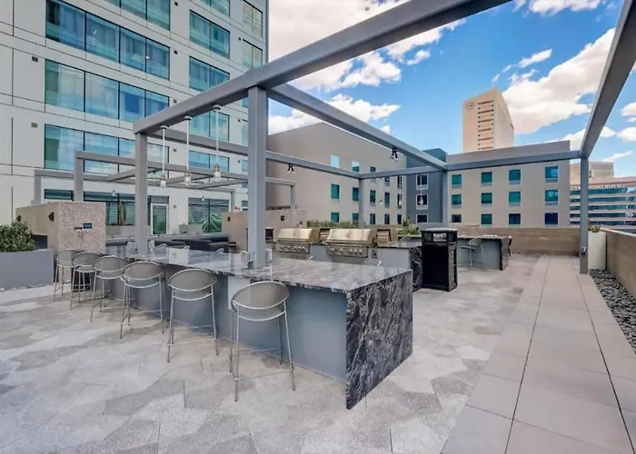 Boulevard Highrise Stu Sky Pool Gym 40 Apartment Phoenix
