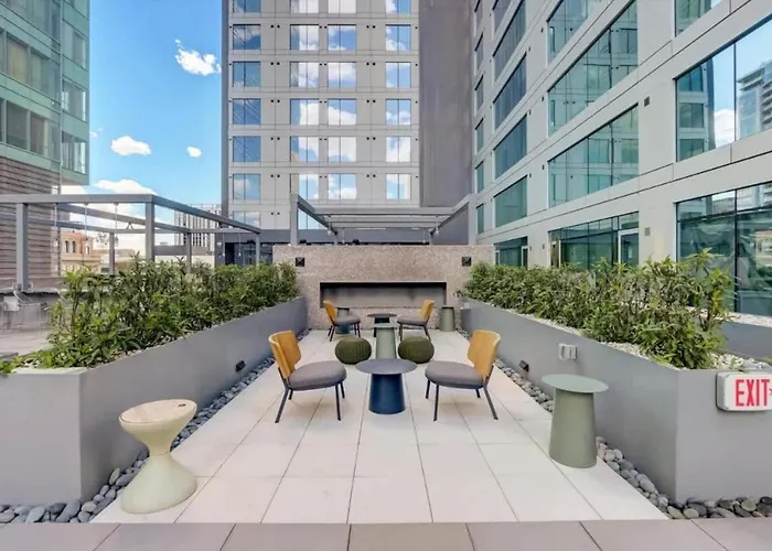 Apartment Boulevard Highrise Stu Sky Pool Gym 40